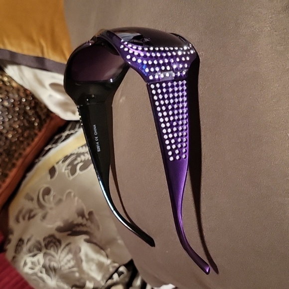 Purple Rhinestone Sunglasses 👓 - Picture 4 of 9